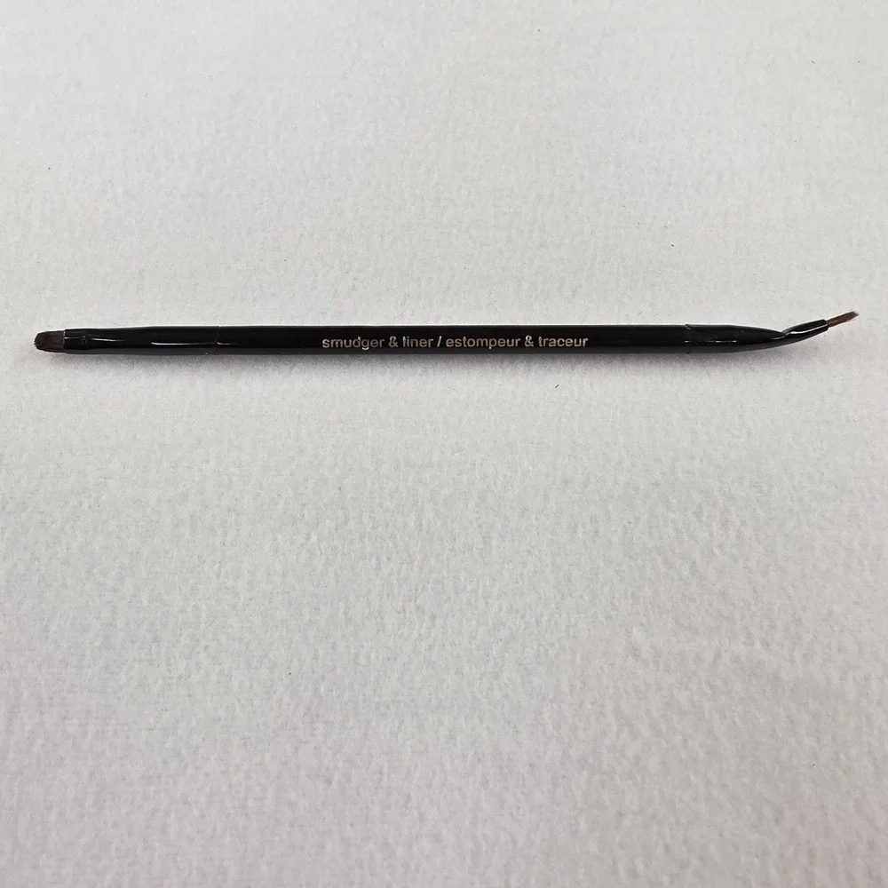 **2 items**Lancôme Smudger & Liner Double-Ended Eyeliner Brush 24 Angled Black